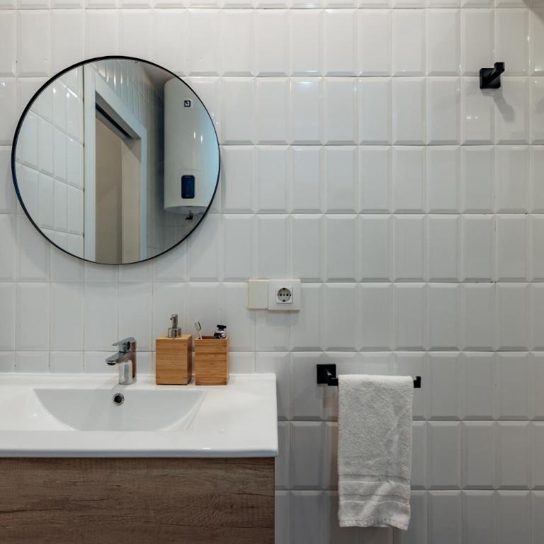 Design Apartments by Olala Homes - One-Bedroom Apartment with Balcony - 17