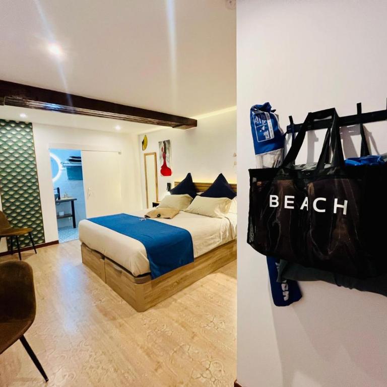 Emilysuites - Malaga Centro Historico - Deluxe King Room - 4
