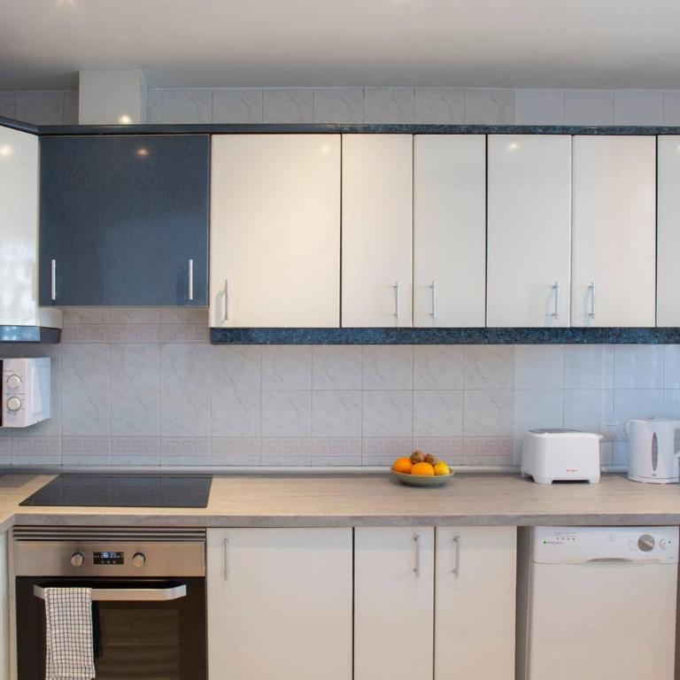 Cozy Apartment with Terrace - Apartamento - 5
