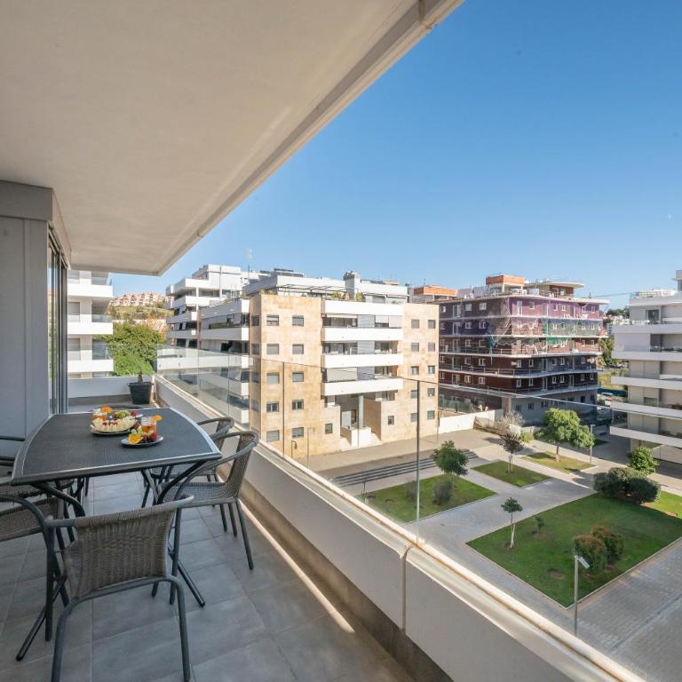 Newly Built 3 BDRM Modern Apt w Gym, Pool, & Views - Three-Bedroom Apartment - 3