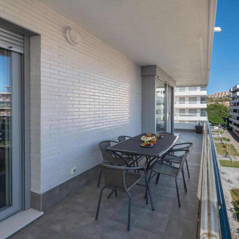Newly Built 3 BDRM Modern Apt w Gym, Pool, & Views - Three-Bedroom Apartment - 38