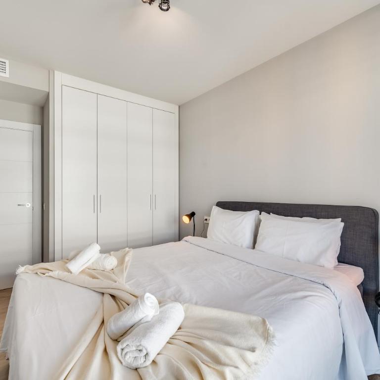 Newly Built 3 BDRM Modern Apt w Gym, Pool, & Views - Three-Bedroom Apartment - 37
