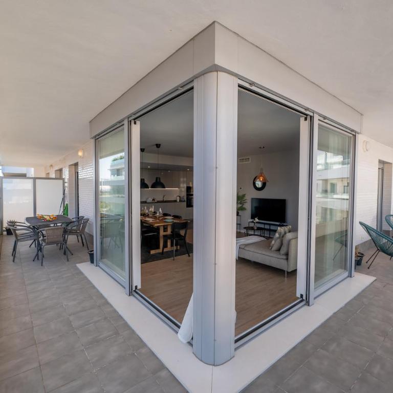 Newly Built 3 BDRM Modern Apt w Gym, Pool, & Views - Three-Bedroom Apartment - 5