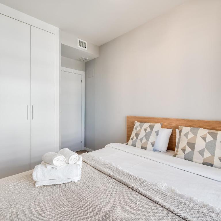 Newly Built 3 BDRM Modern Apt w Gym, Pool, & Views - Three-Bedroom Apartment - 29