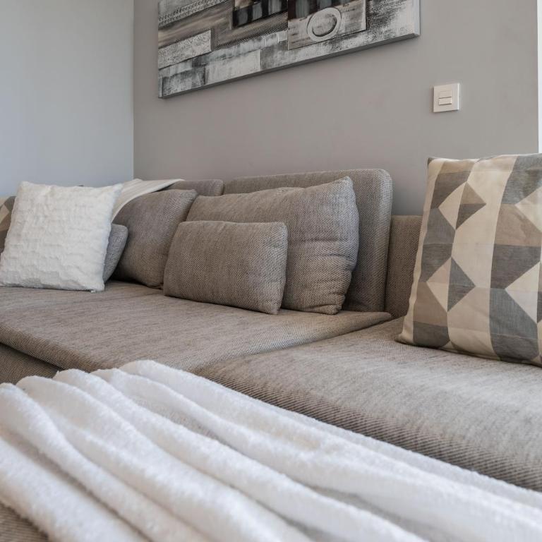 Newly Built 3 BDRM Modern Apt w Gym, Pool, & Views - Three-Bedroom Apartment - 7