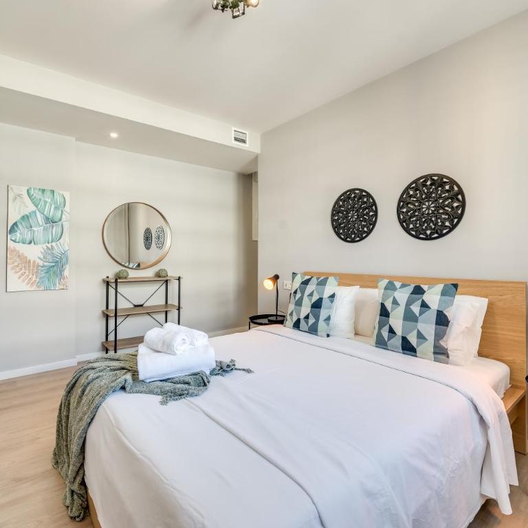 Newly Built 3 BDRM Modern Apt w Gym, Pool, & Views - Three-Bedroom Apartment - 21