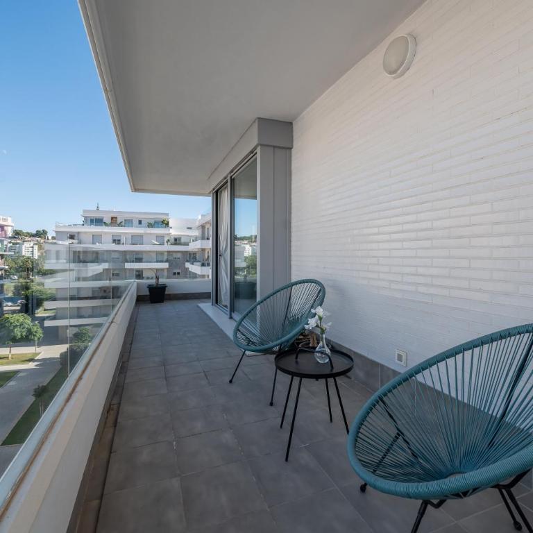 Newly Built 3 BDRM Modern Apt w Gym, Pool, & Views - Three-Bedroom Apartment - 36
