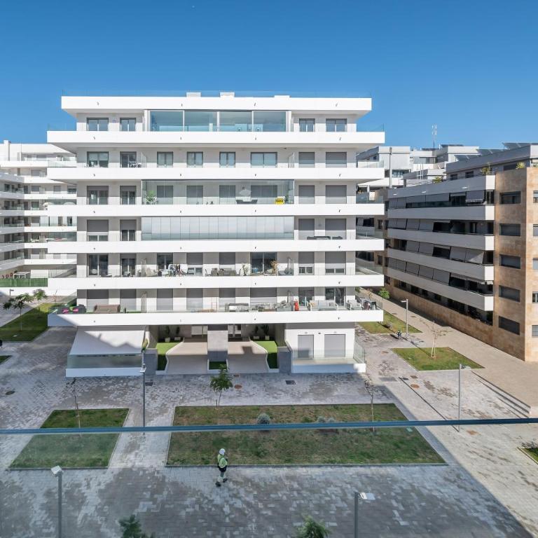Newly Built 3 BDRM Modern Apt w Gym, Pool, & Views - Three-Bedroom Apartment - 46
