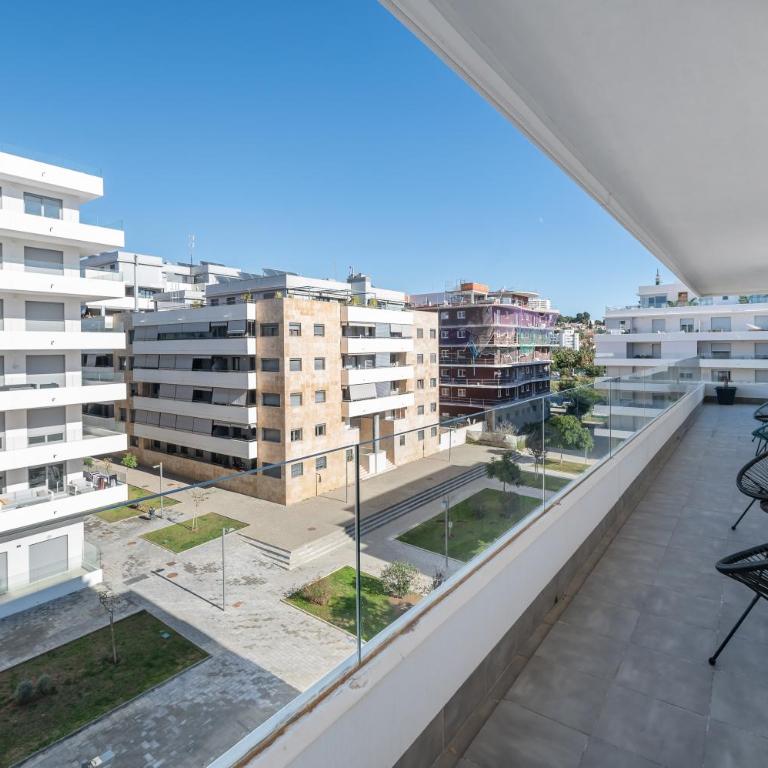 Newly Built 3 BDRM Modern Apt w Gym, Pool, & Views - Three-Bedroom Apartment - 4
