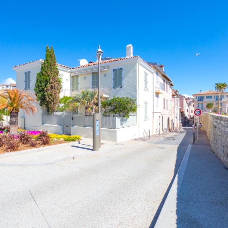 A8 Staywizus - 2 BDR Duplex Remparts Heart of Old Antibes - Apartamento de 2 dormitorios - 26