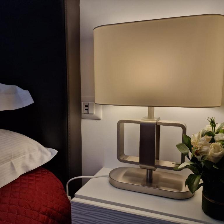 VATICAN GUEST HOUSE ROOMS in Rome - Suite con Vista Giardino - 18
