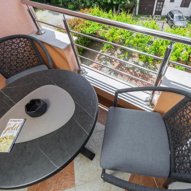 Adzic Apartments - Studio with Balcony (2 Adults) - 36