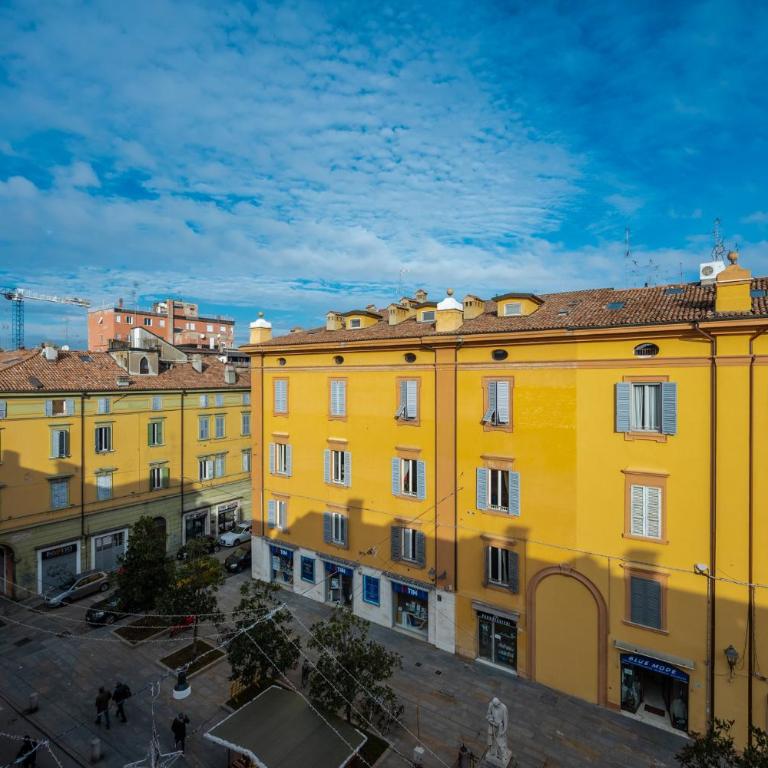 Modena City Center - Private Parking & 5 Guests - One-Bedroom Apartment - 11