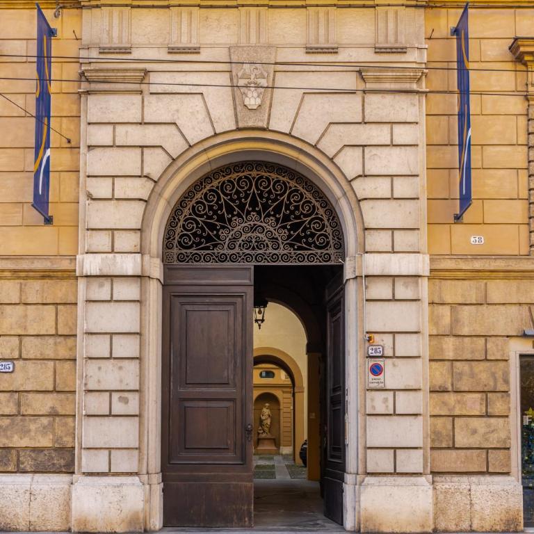 Modena City Center - Private Parking & 5 Guests - One-Bedroom Apartment - 18