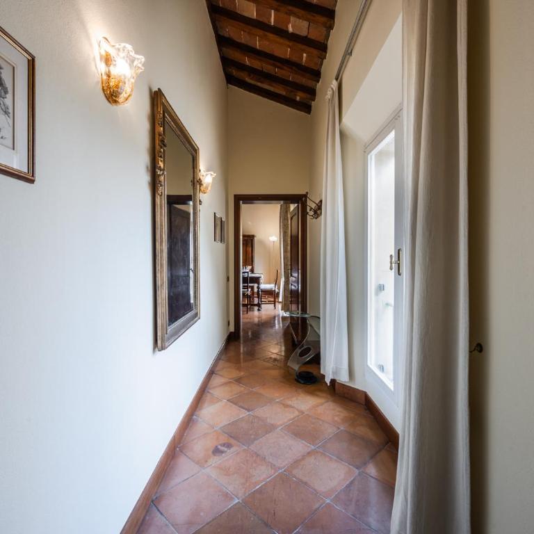 Modena City Center - Private Parking & 5 Guests - One-Bedroom Apartment - 26