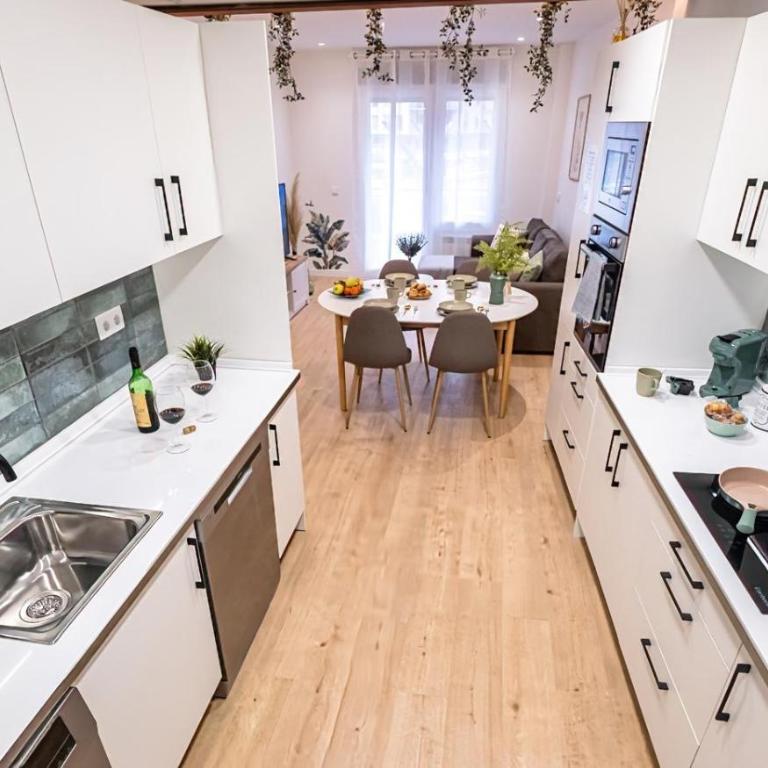 Garden Gran Via Luxury Aire ac PARKING privado by Apartamentos Logrono - Apartamento Deluxe de 3 dormitorios - 48