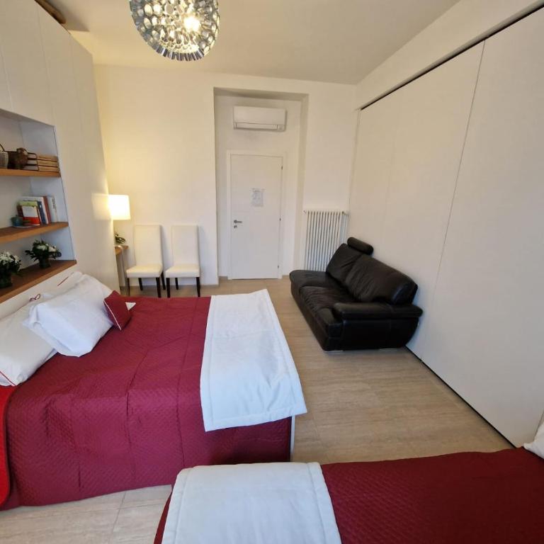 VATICAN GUEST HOUSE ROOMS in Rome - Camera Tripla con Bagno Privato Esterno - 29