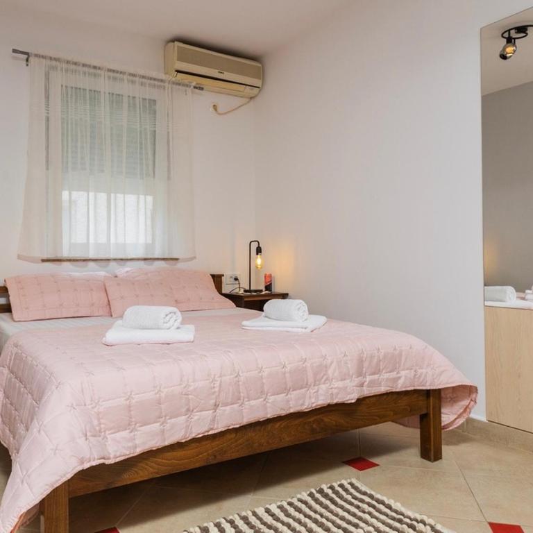 Adzic Apartments - Studio with Balcony (2 Adults) - 15