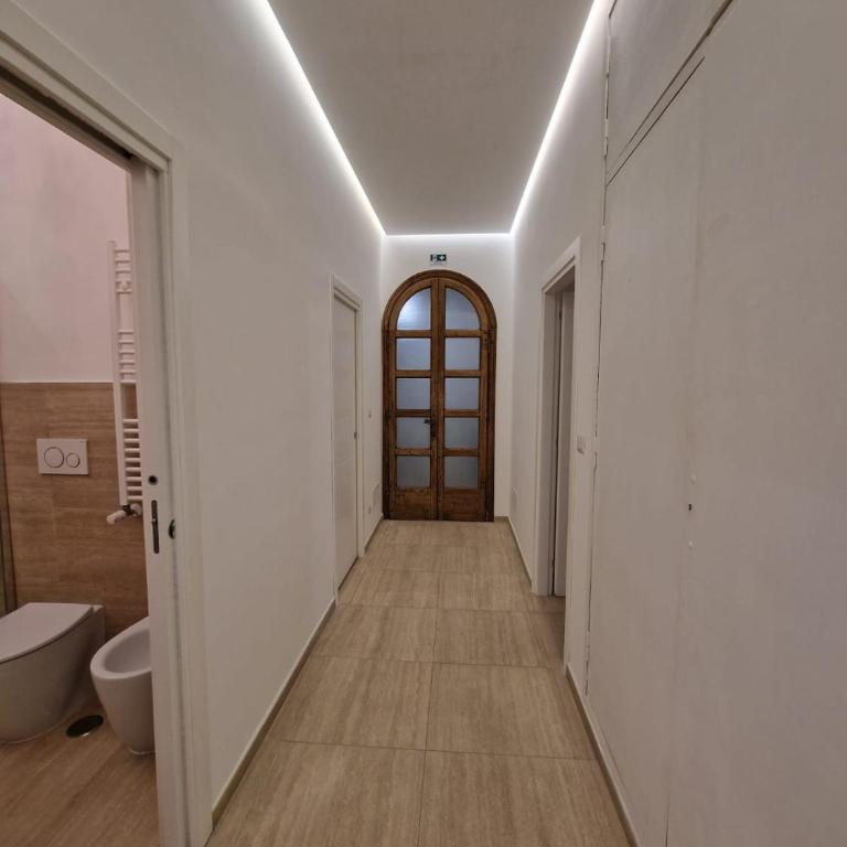 VATICAN GUEST HOUSE ROOMS in Rome - Camera Tripla con Bagno Privato Esterno - 21