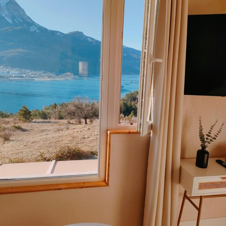 La Maison du Plongeoir 14 pers grande terrasse vue lac de Serre Ponçon - Maison 6 Chambres - 7