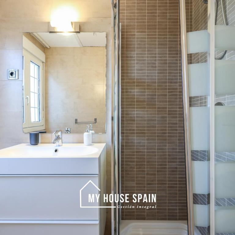 MyHouseSpain - Luminoso piso con Terraza - Apartamento de 2 dormitorios - 15