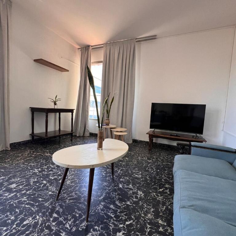 Departamento en micro-centro de Posadas - One-Bedroom Apartment with Balcony and City View - 13