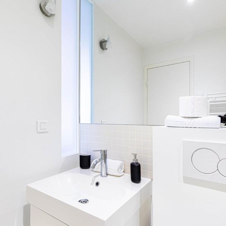 GuestReady - Relax in Style in the City of Lights - Studio - 16