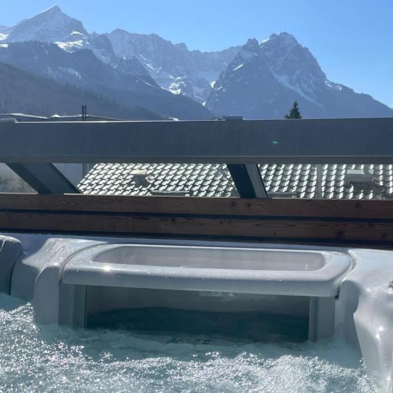 Maisonette-Apartment Das Garmisch mit Whirlpool - Three-Bedroom Apartment - 6