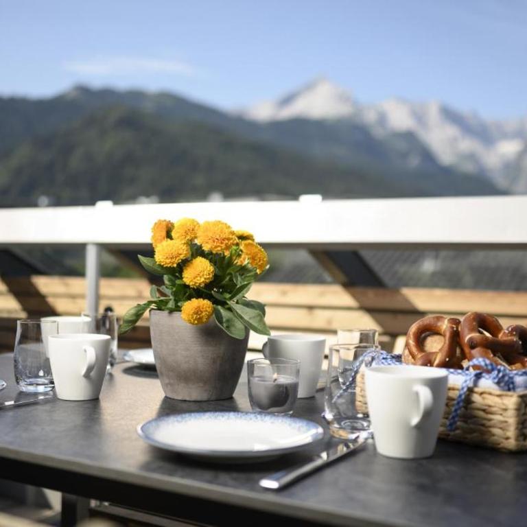 Maisonette-Apartment Das Garmisch mit Whirlpool - Three-Bedroom Apartment - 13