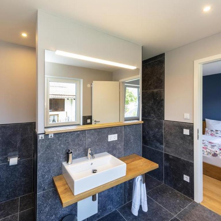 Ferienwohnungen Friedenshöhe in Oberammergau - Apartment mit 2 Schlafzimmern und Sauna - 10