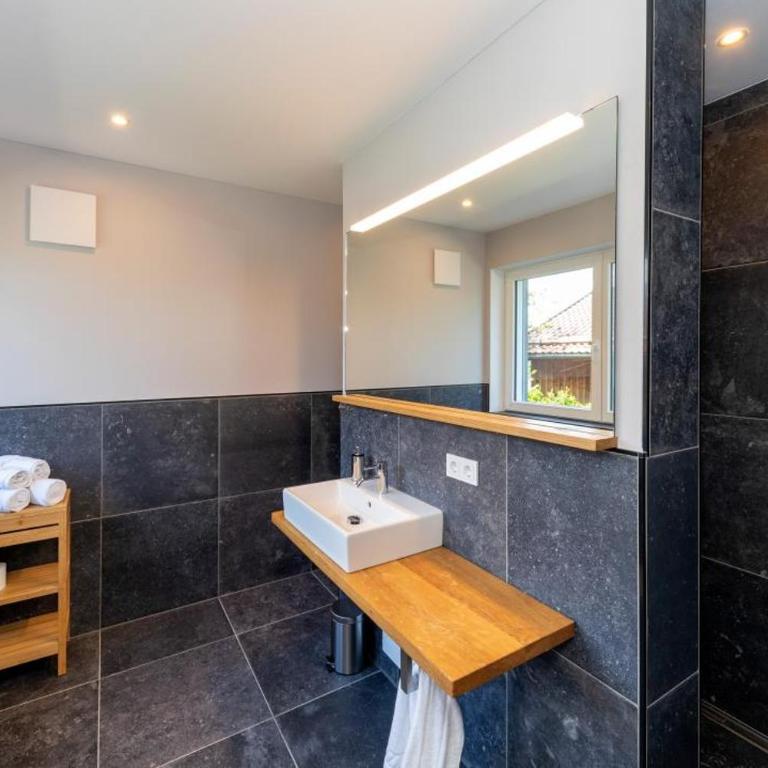 Ferienwohnungen Friedenshöhe in Oberammergau - Apartment mit 2 Schlafzimmern und Sauna - 11