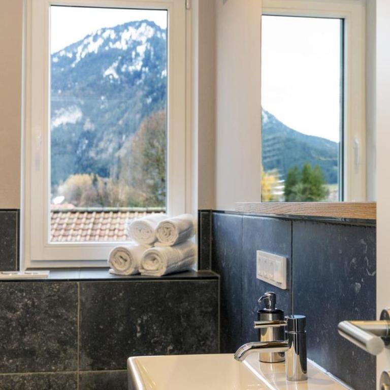 Ferienwohnungen Friedenshöhe in Oberammergau - Apartment mit 2 Schlafzimmern ohne Sauna - 24