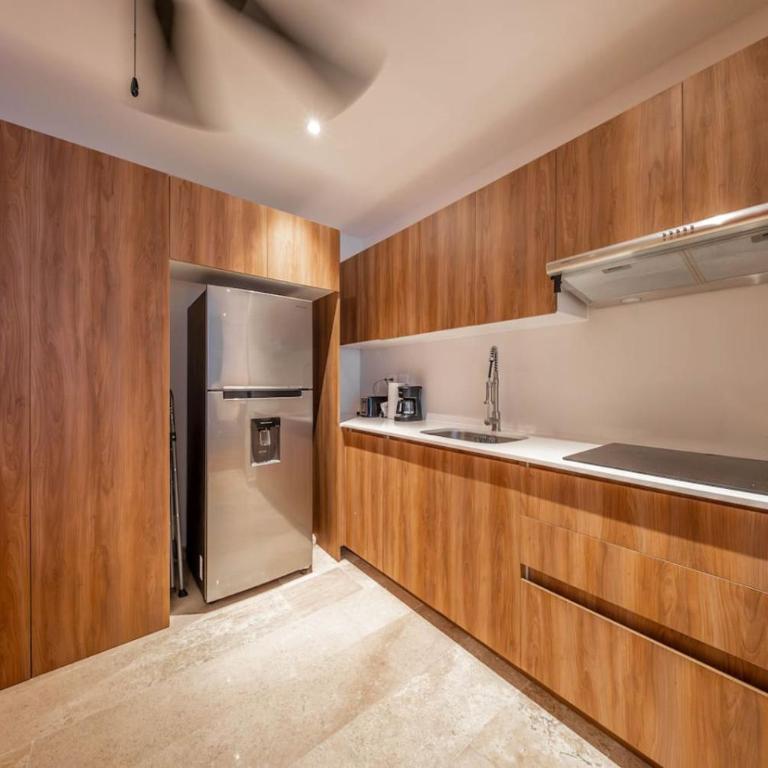 Lux Studio with Rooftop Pool Gym Private Balcony - Apartamento - 9
