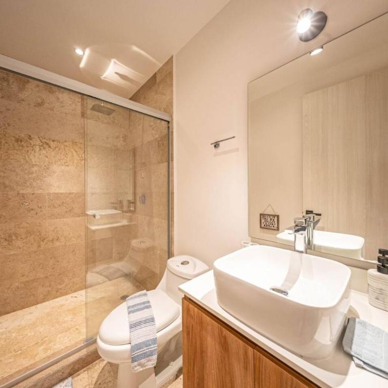 Lux Studio with Rooftop Pool Gym Private Balcony - Apartamento - 15