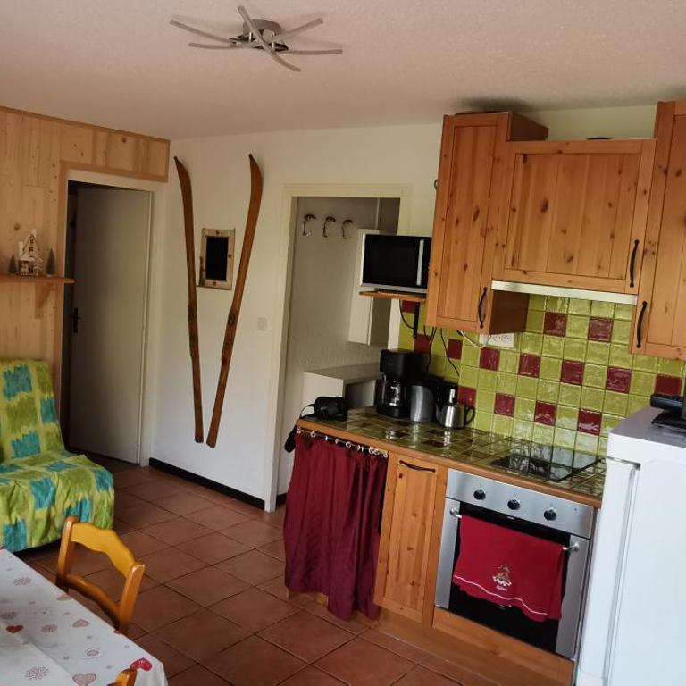Joli F2 de 2 à 8 places, 300m centre station ski - Appartement 1 Chambre avec Balcon et Vue sur les Montagnes - 15