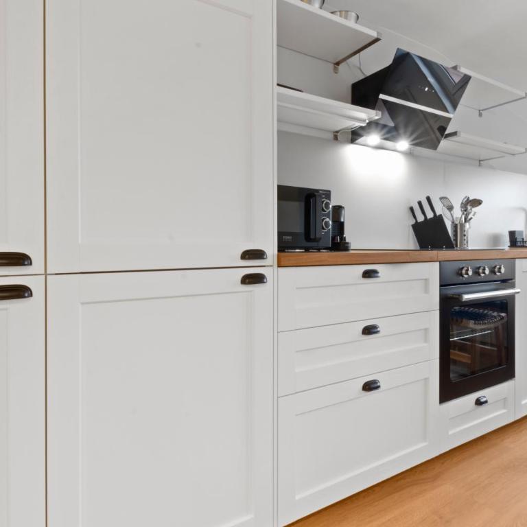 Flatista Homes - Luise - Three-Bedroom Apartment - 5