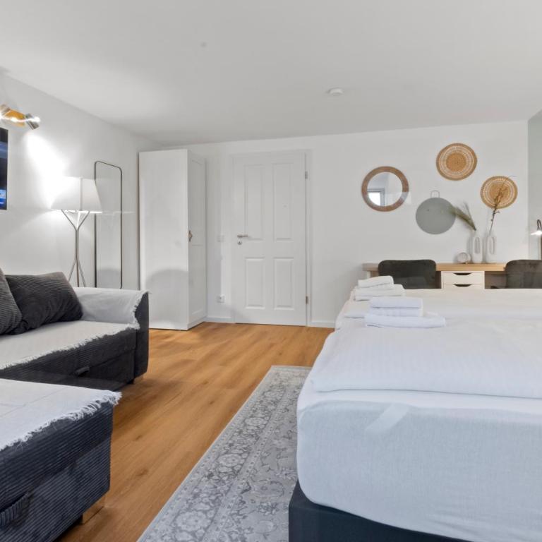 Flatista Homes - Luise - Three-Bedroom Apartment - 17