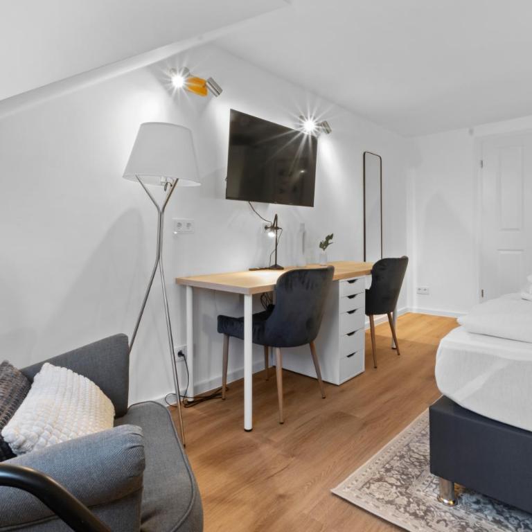 Flatista Homes - Luise - Three-Bedroom Apartment - 1