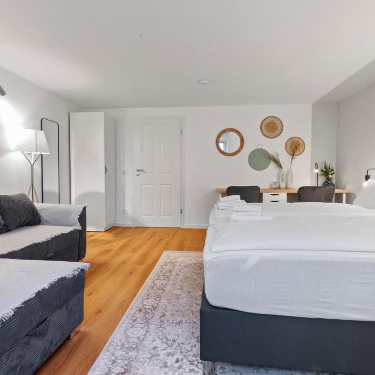 Flatista Homes - Luise - Three-Bedroom Apartment - 18