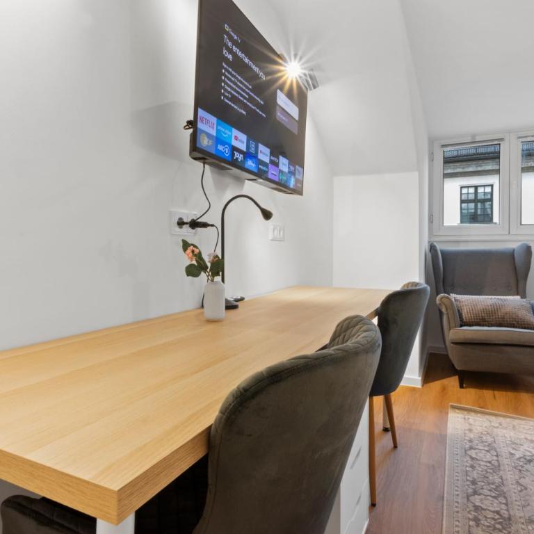Flatista Homes - Luise - Three-Bedroom Apartment - 21