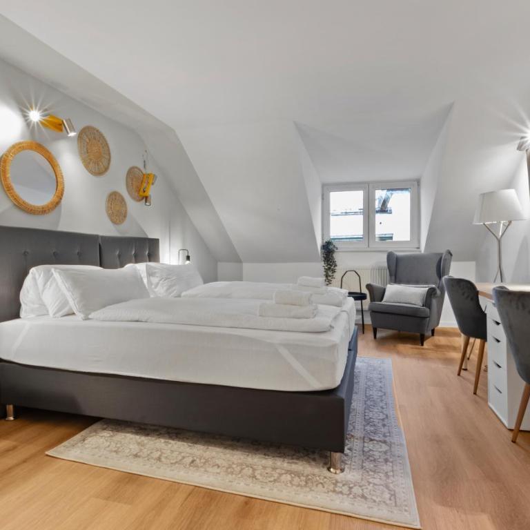 Flatista Homes - Luise - Three-Bedroom Apartment - 20