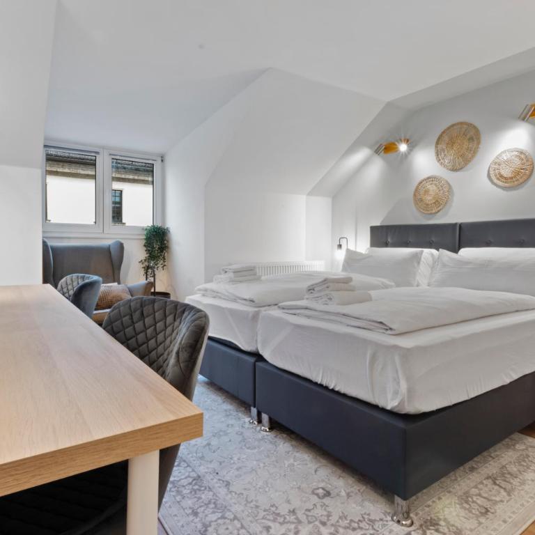 Flatista Homes - Luise - Three-Bedroom Apartment - 22
