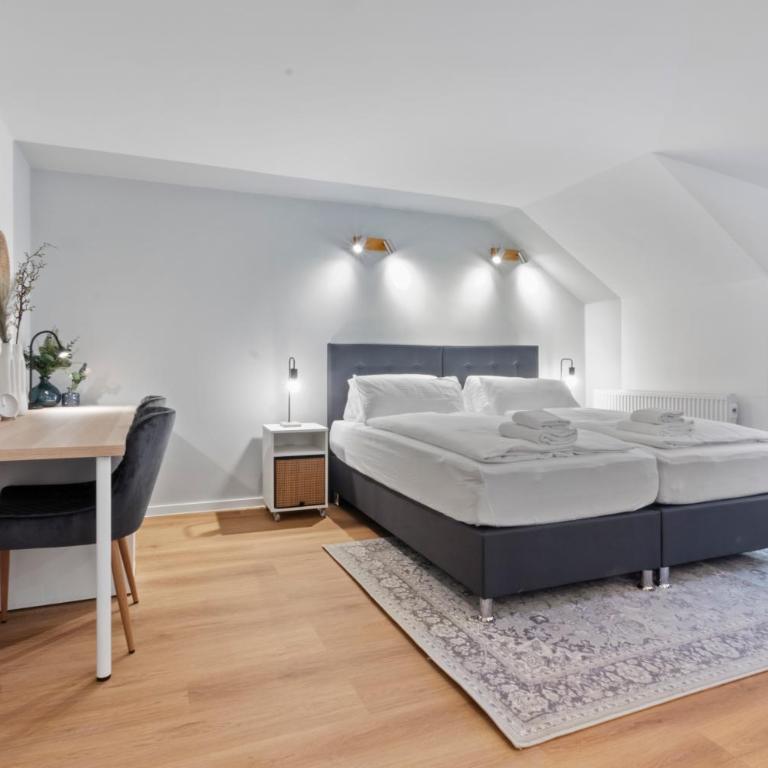 Flatista Homes - Luise - Three-Bedroom Apartment - 23