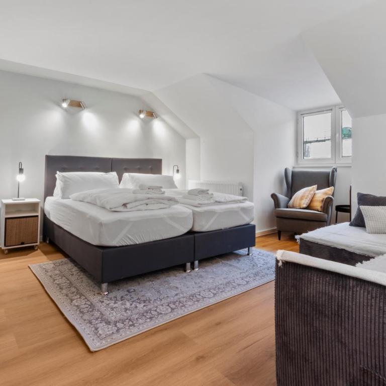 Flatista Homes - Luise - Three-Bedroom Apartment - 25