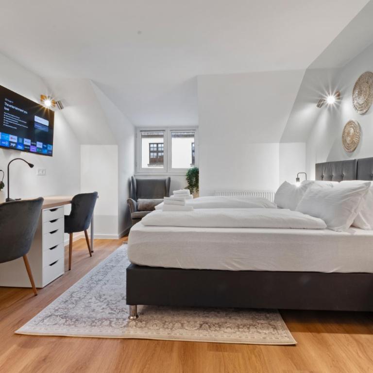 Flatista Homes - Luise - Three-Bedroom Apartment - 24
