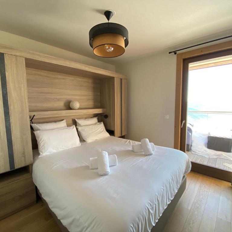 Appartement Haute gamme ski aux pieds, piscine, sauna. - Three-Bedroom Apartment - 17
