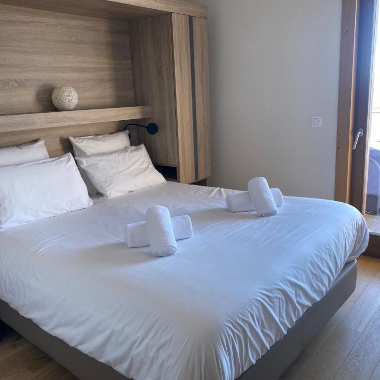 Appartement Haute gamme ski aux pieds, piscine, sauna. - Three-Bedroom Apartment - 18