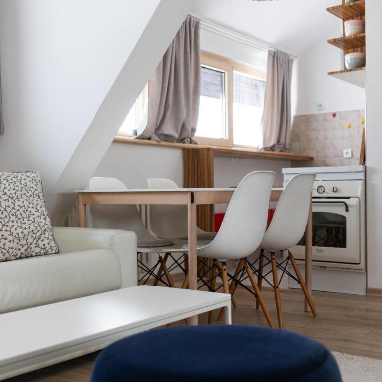 Konaci Brvenik Suites - Apartman sa Pogledom na Planinu - 6