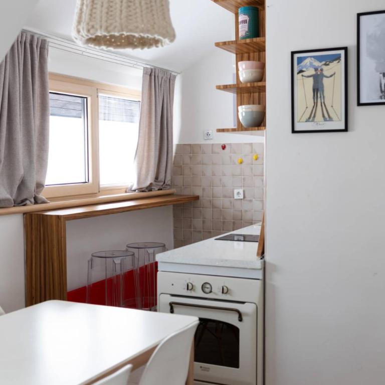Konaci Brvenik Suites - Apartman sa Pogledom na Planinu - 18