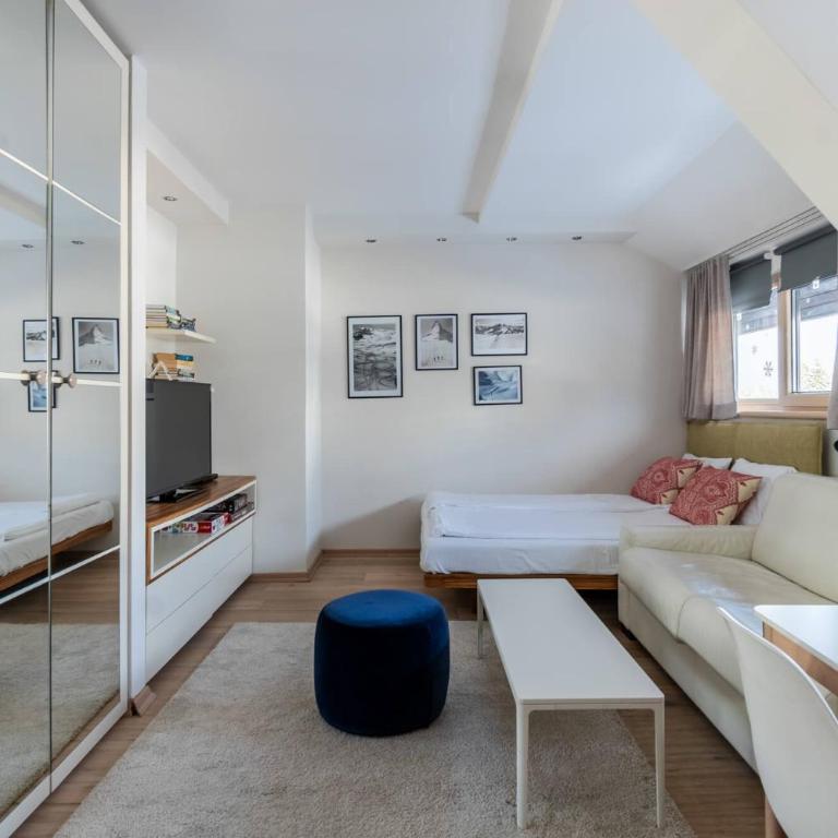 Konaci Brvenik Suites - Apartman sa Pogledom na Planinu - 12